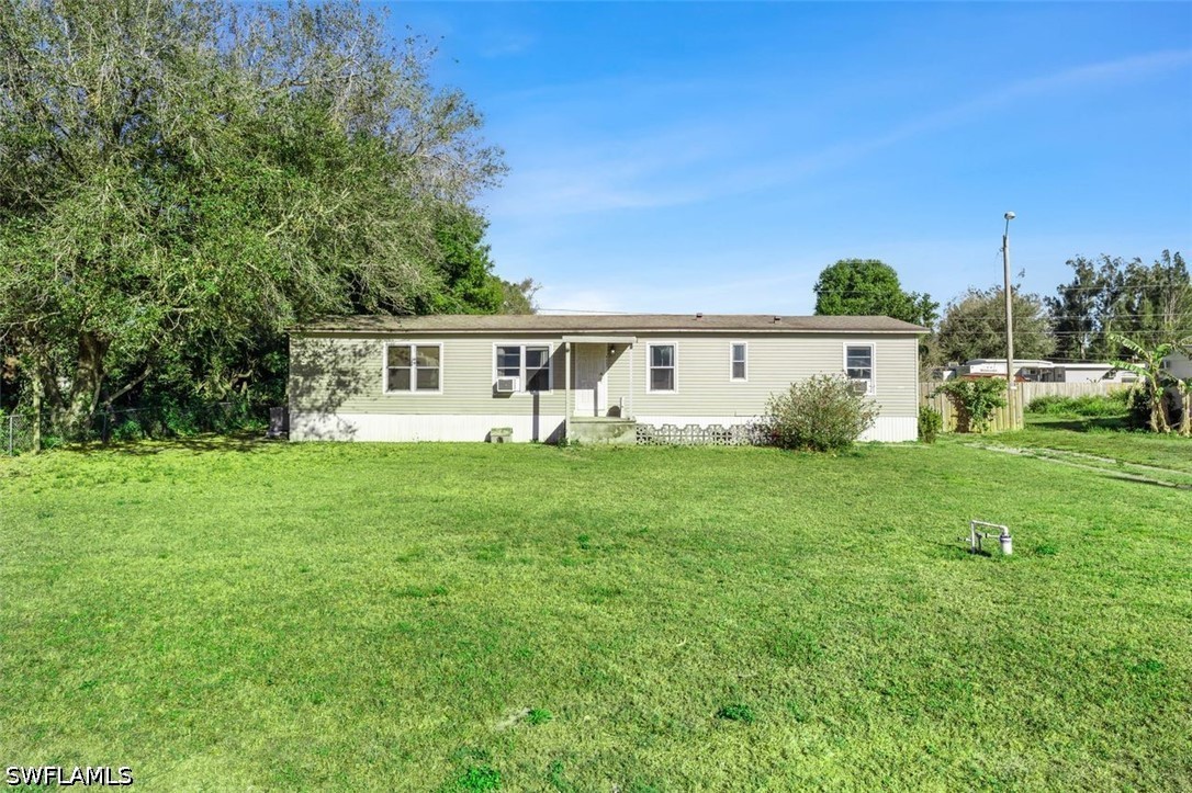 3 Bed ManufacturedHome for Sale in North Fort Myers, FL — photo 5