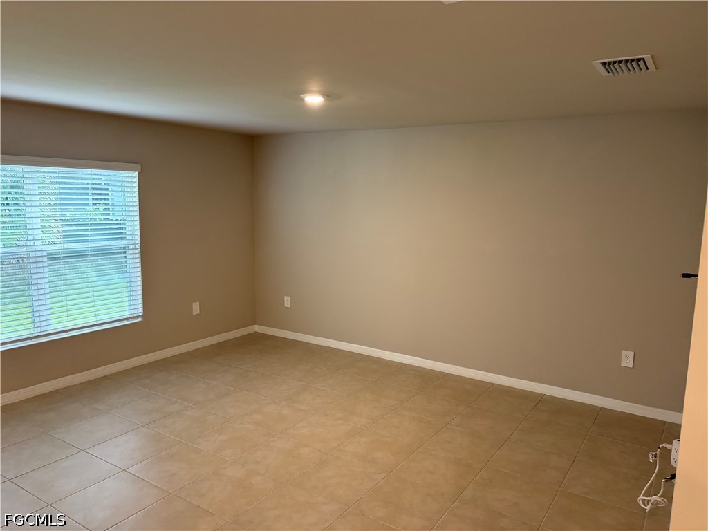 3 Bed SingleFamilyResidence for Sale in Labelle, FL, $2,000 — photo 5