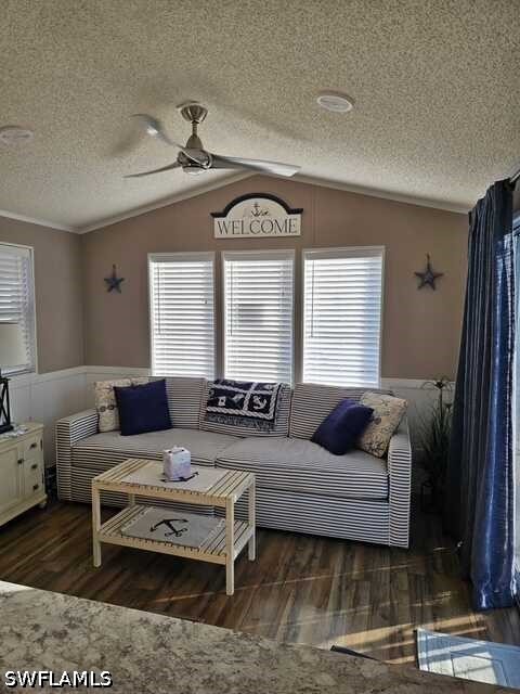 1 Bed ManufacturedHome for Sale in Limetree Park, FL — photo 5