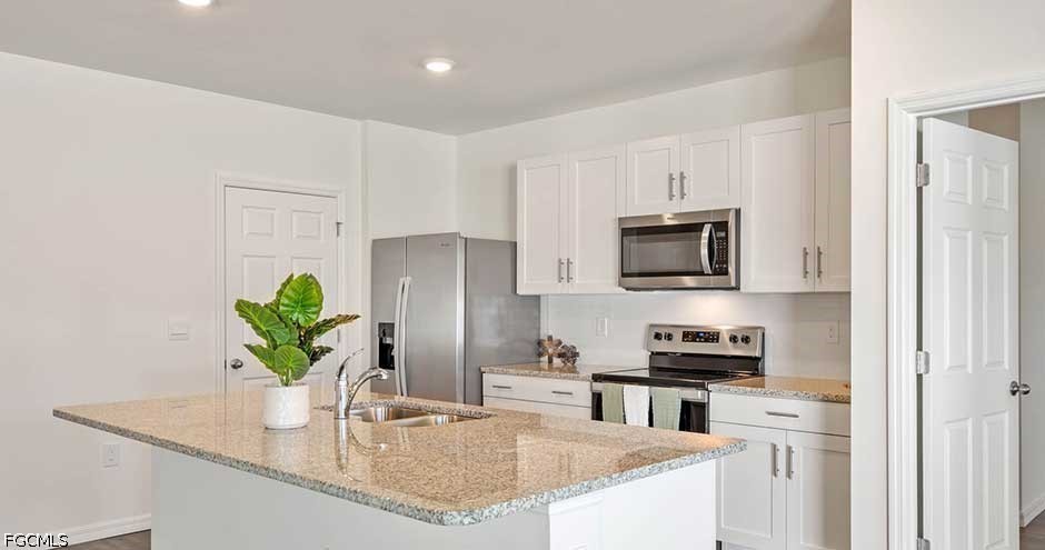 3 Bed SingleFamilyResidence for Sale in Not Applicable, FL — photo 5