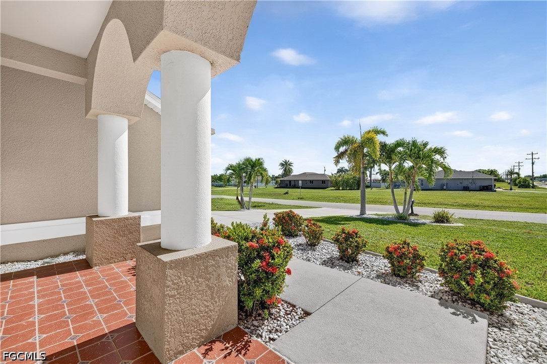 3 Bed Pool Home for Sale in Cape Coral, photo 5