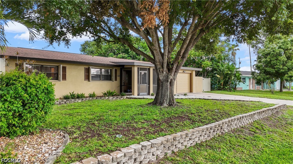3 Bed Pool Home for Sale in Cape Coral, photo 5