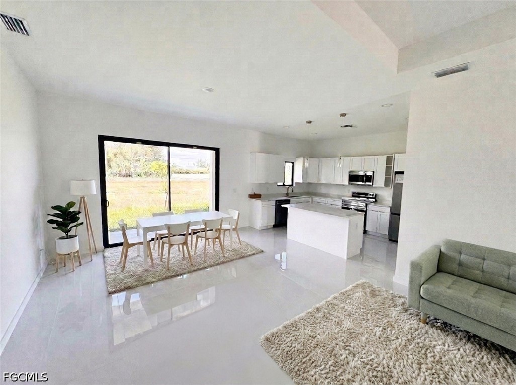 4 Bed SingleFamilyResidence for Sale in Cape Coral, FL — photo 5