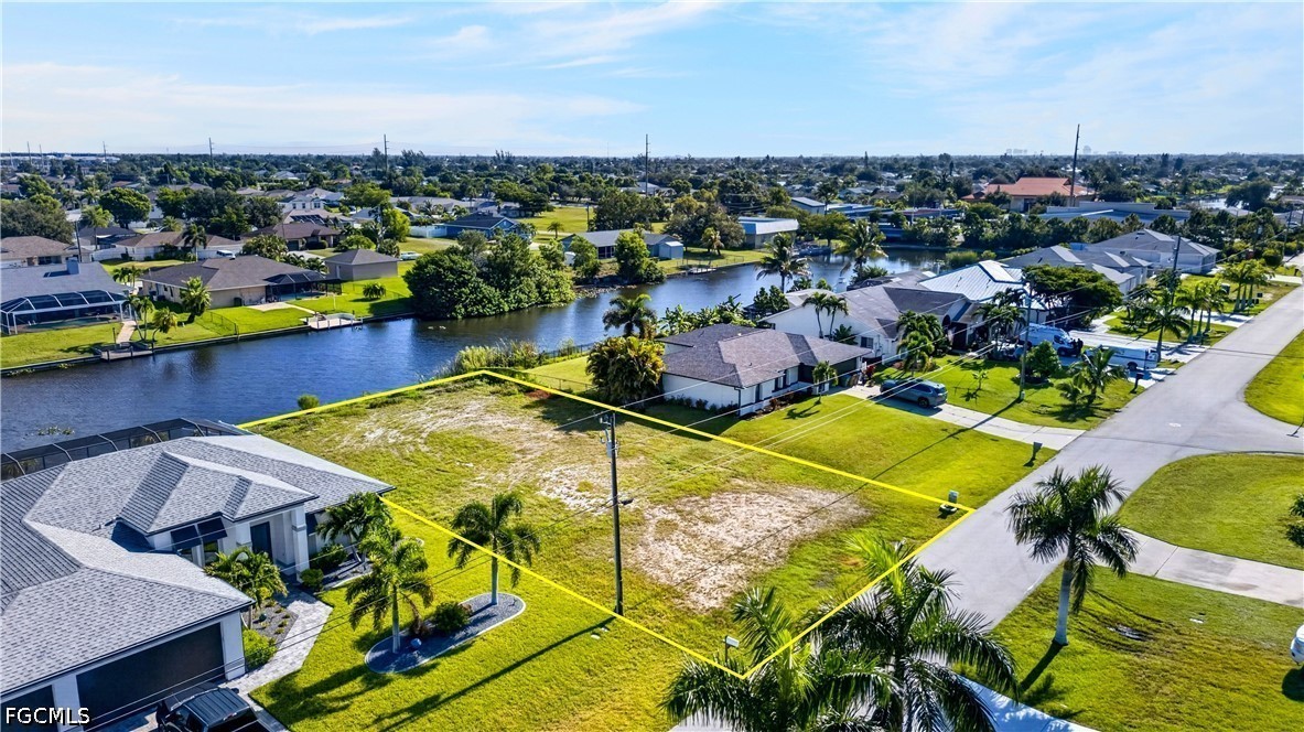 Waterfront Home for Sale in Cape Coral, photo 5