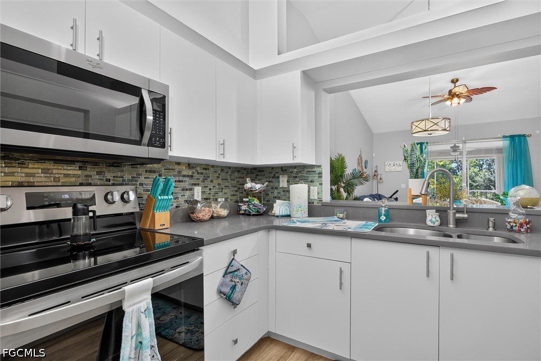 2 Bed Waterfront Home for Sale in Grandview, photo 5