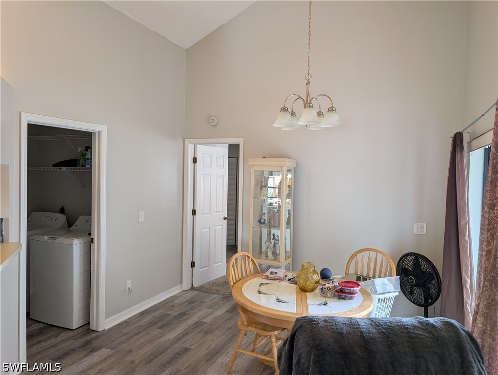 2 Bed SingleFamilyResidence for Sale in Fort Myers, FL — photo 5
