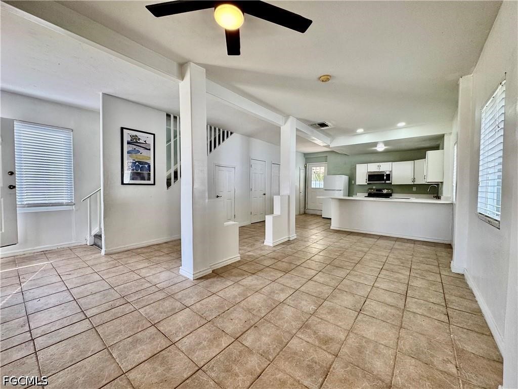 3 Bed SingleFamilyResidence for Sale in Fort Myers, FL — photo 5