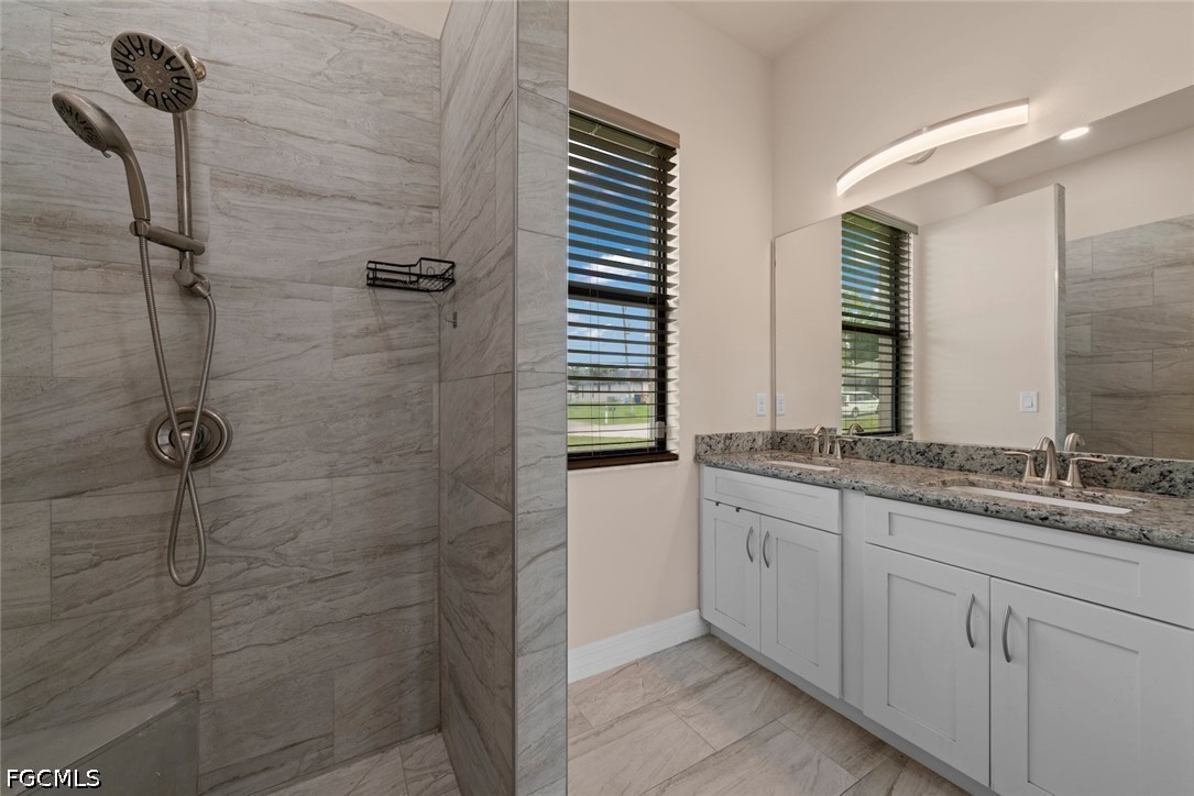 4 Bed SingleFamilyResidence for Sale in Lehigh Acres, photo 5