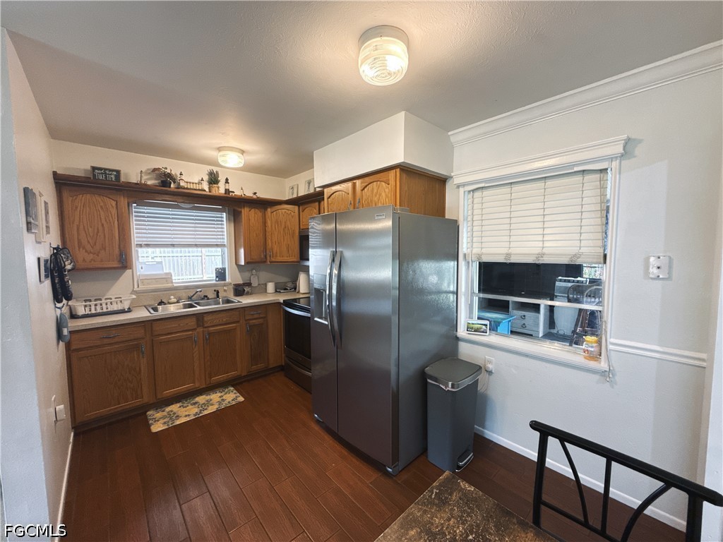 3 Bed SingleFamilyResidence for Sale in North Fort Myers, FL — photo 5
