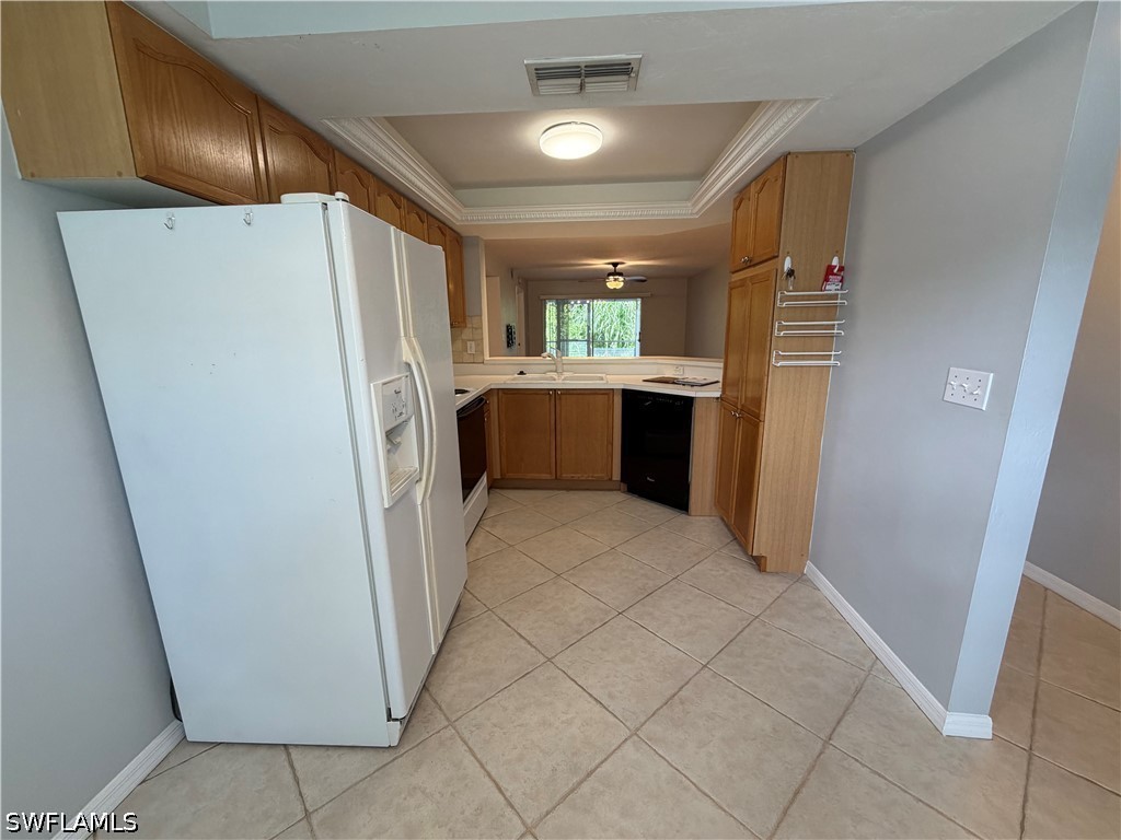 2 Bed Condominium for Sale in Pine Haven Condo, FL, $1,650 — photo 5