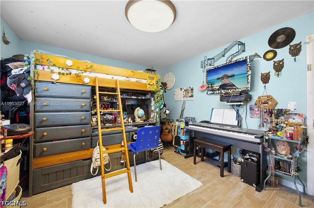 4 Bed SingleFamilyResidence for Sale in Cape Coral, FL — photo 5