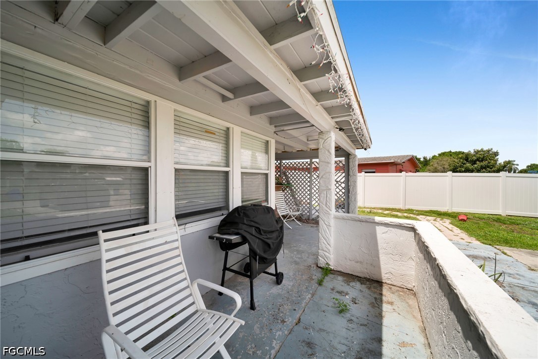 2 Bed Pool Home for Sale in Willow Brook Farms, photo 5