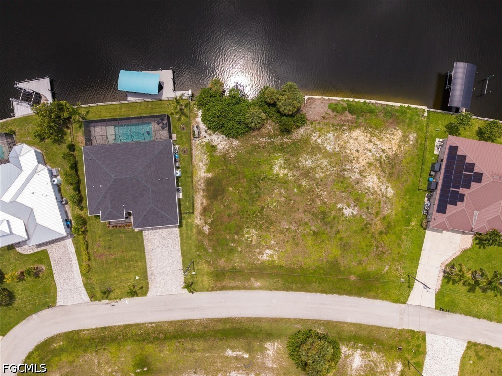 Waterfront Home for Sale in Cape Coral, FL, $180,000 — photo 5