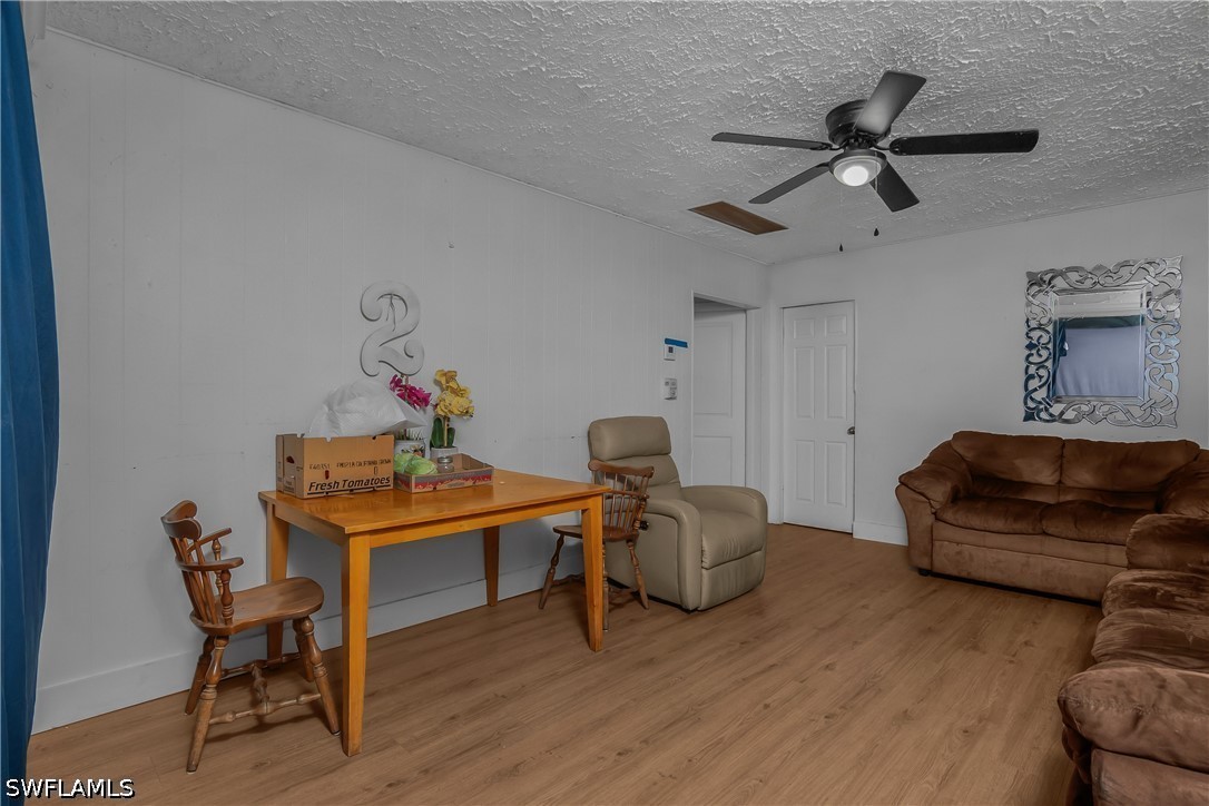 3 Bed SingleFamilyResidence for Sale in Russell Park, photo 5