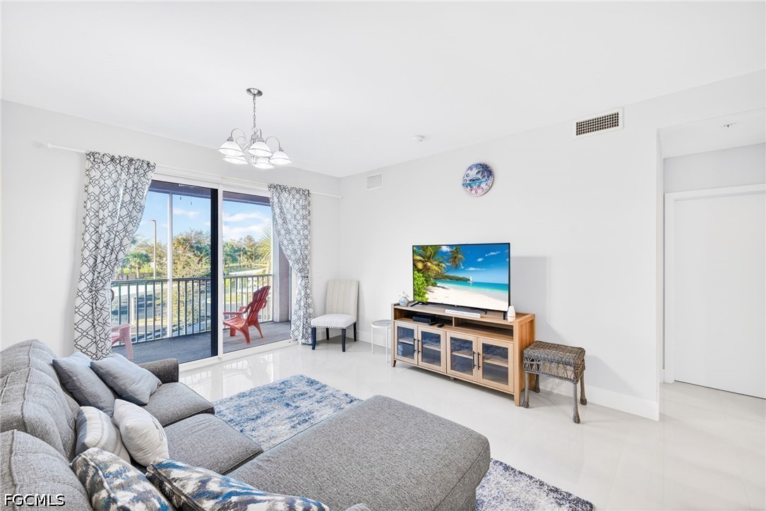 2 Bed Condominium for Sale in Royal Pointe, photo 5