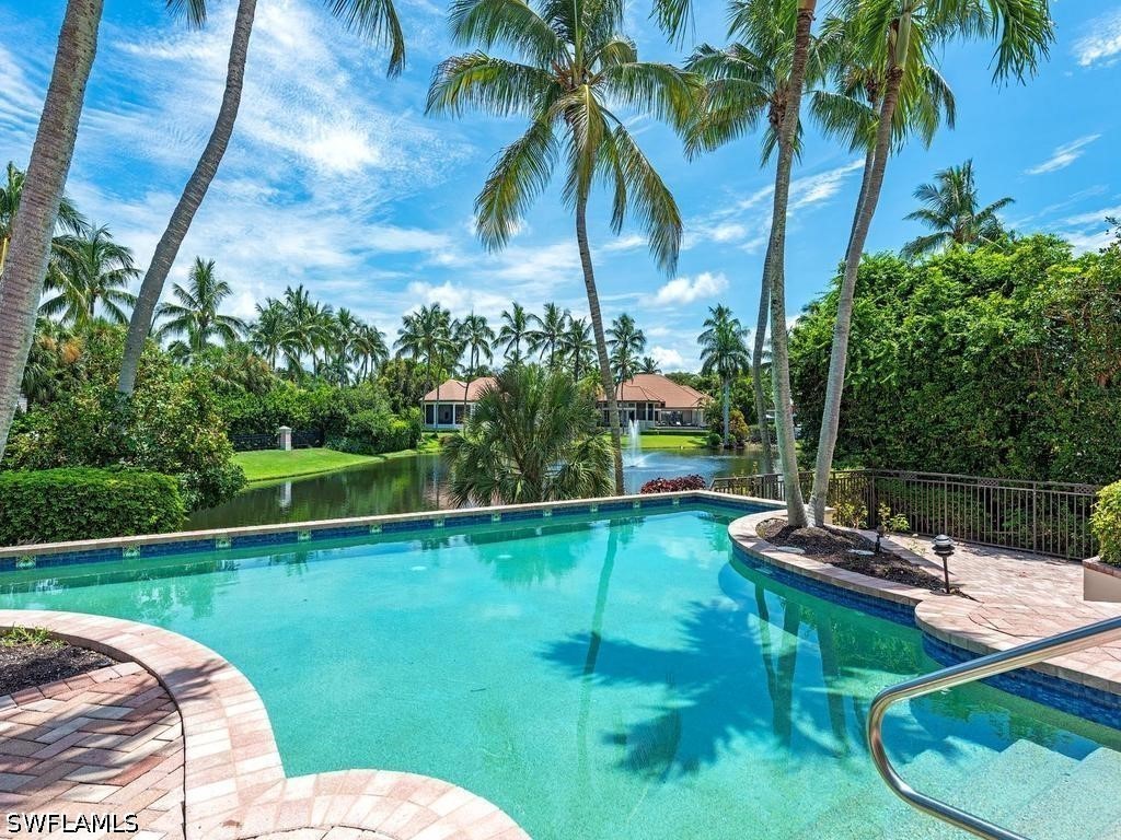 4 Bed Pool Home for Sale in Little Harbour, photo 5