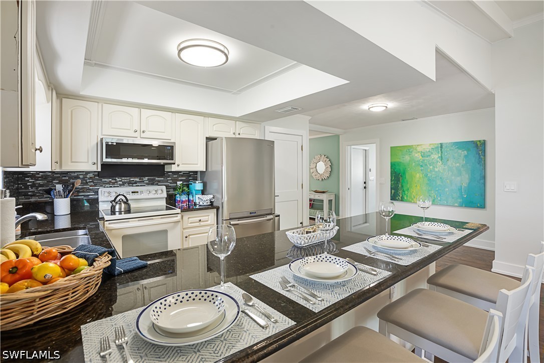3 Bed Pool Home for Sale in Naples Park, photo 5
