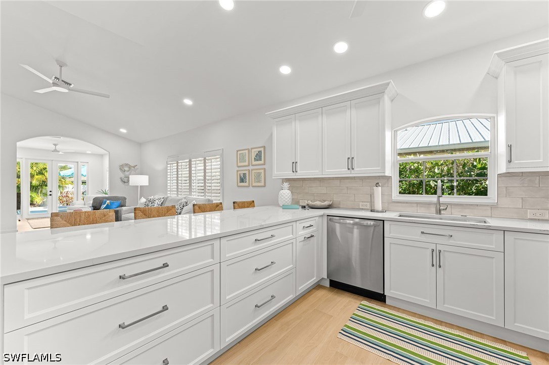 4 Bed Pool Home for Sale in Naples Park, photo 5