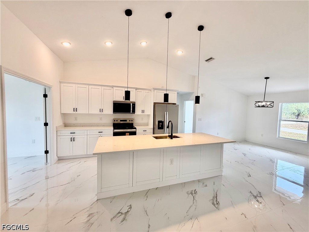 3 Bed SingleFamilyResidence for Sale in Lehigh Acres, photo 5