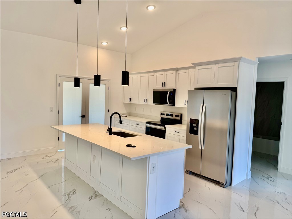 3 Bed SingleFamilyResidence for Sale in Lehigh Acres, photo 5