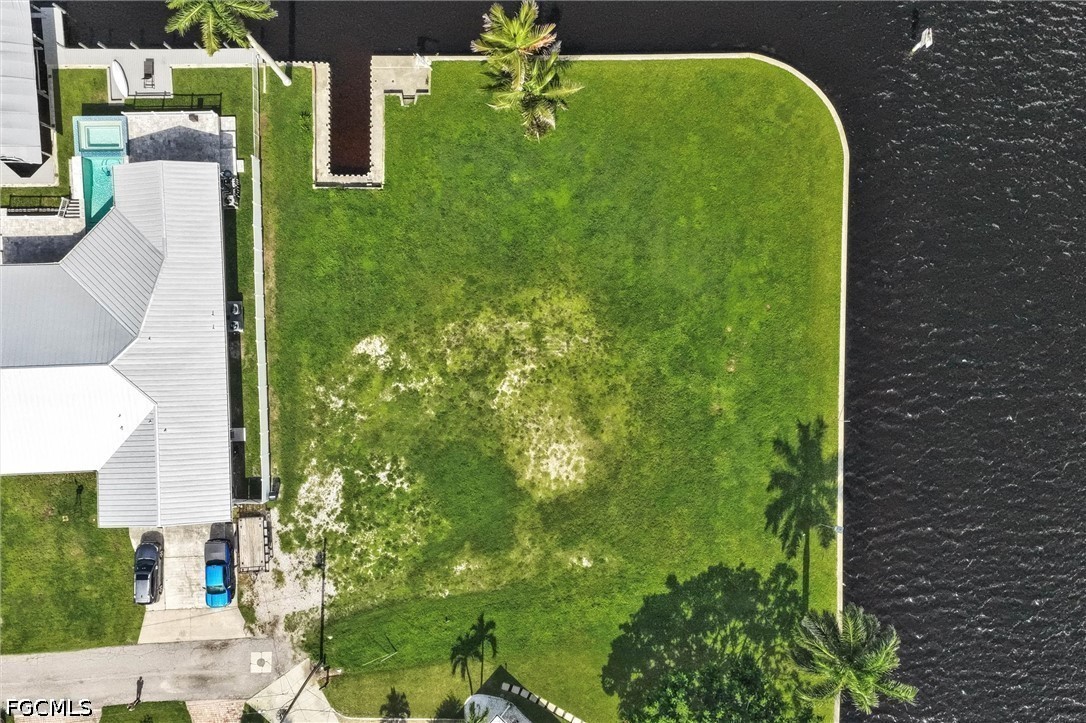 Waterfront Home for Sale in Fort Myers Shores, photo 5