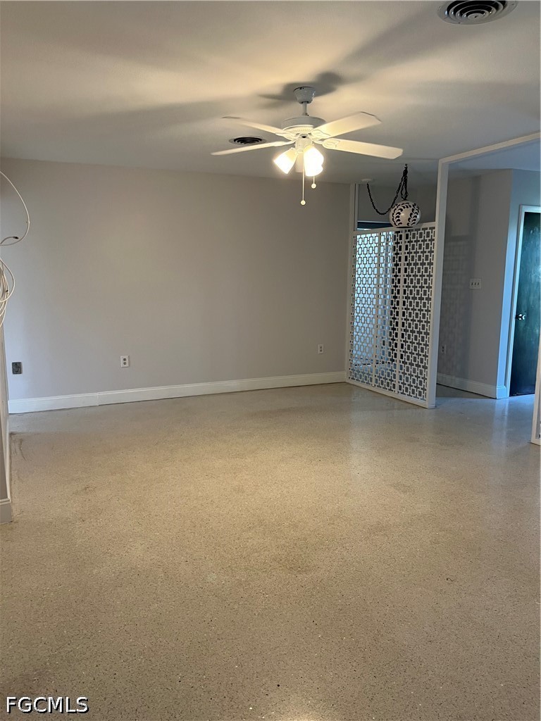 3 Bed SingleFamilyResidence for Sale in Fort Myers, photo 5