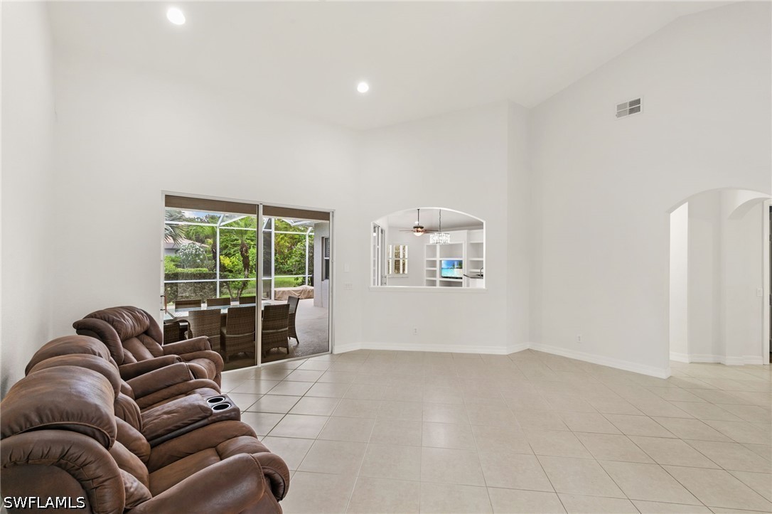 4 Bed Pool Home for Sale in Wilshire Lakes, photo 5