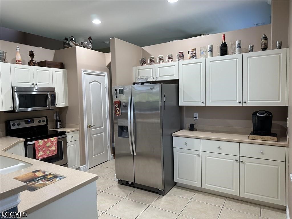 3 Bed Waterfront Home for Sale in Monterey, photo 5
