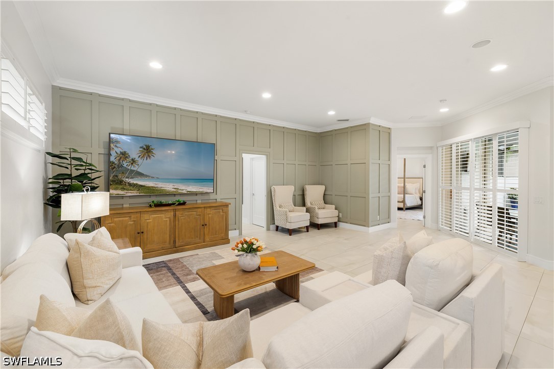 5 Bed Pool Home for Sale in Wilshire Lakes, photo 5