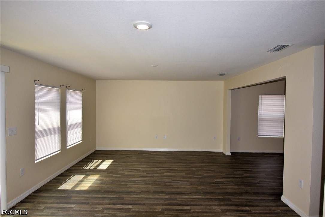 4 Bed SingleFamilyResidence for Sale in Cape Coral, photo 5