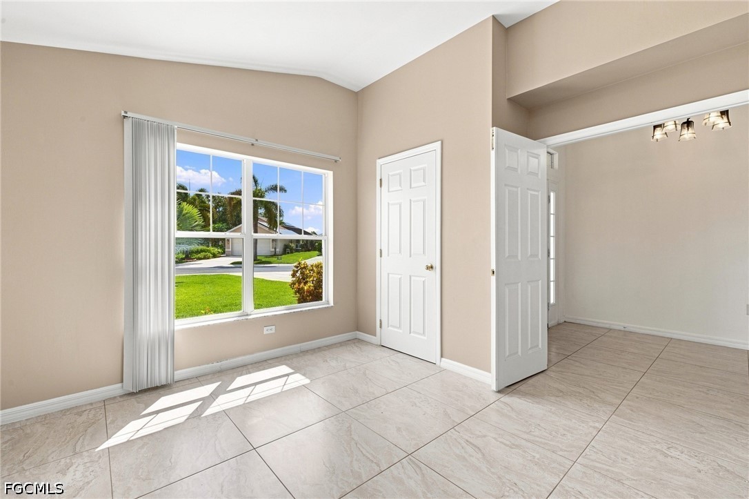 4 Bed SingleFamilyResidence for Sale in Town Lakes, photo 5