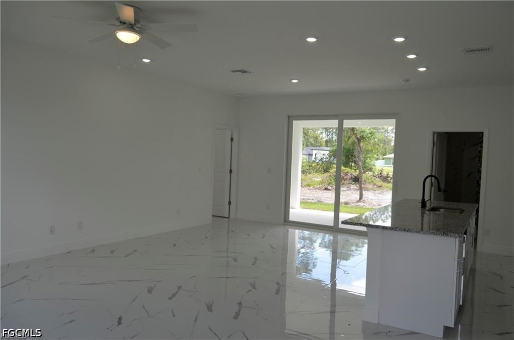 3 Bed SingleFamilyResidence for Sale in Lehigh Acres, photo 5
