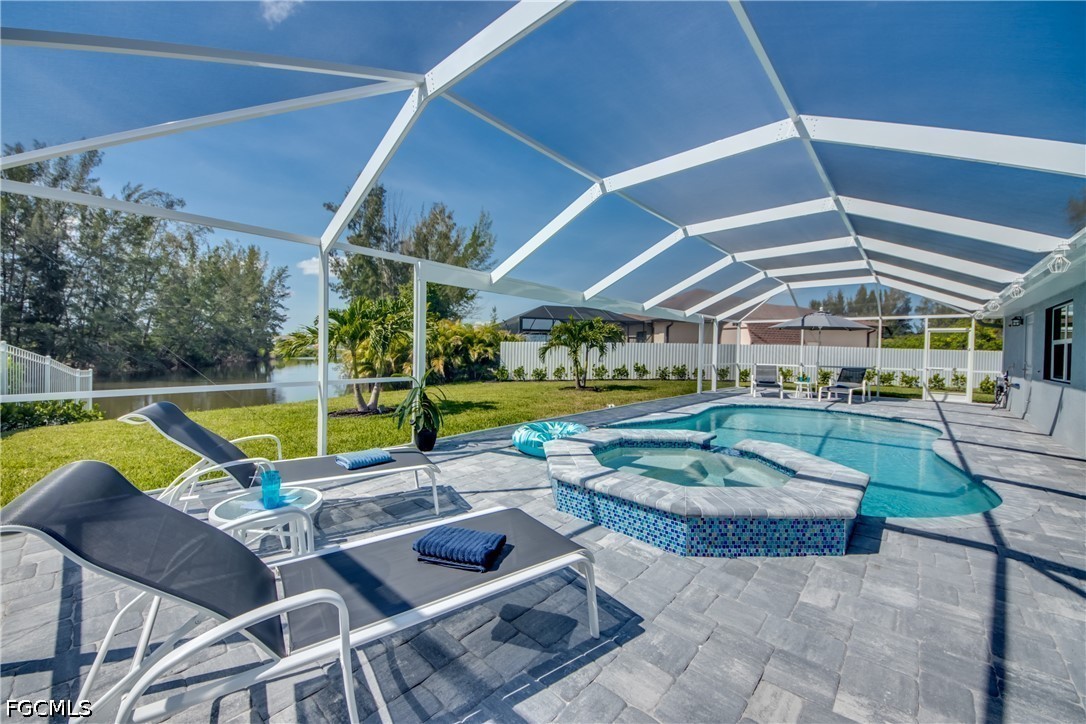 3 Bed Pool Home for Sale in Cape Coral, photo 5