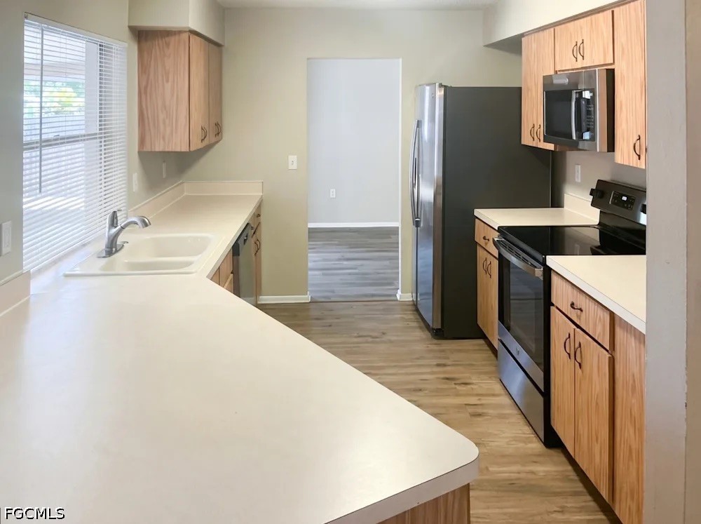 3 Bed SingleFamilyResidence for Sale in Sarasota, photo 5