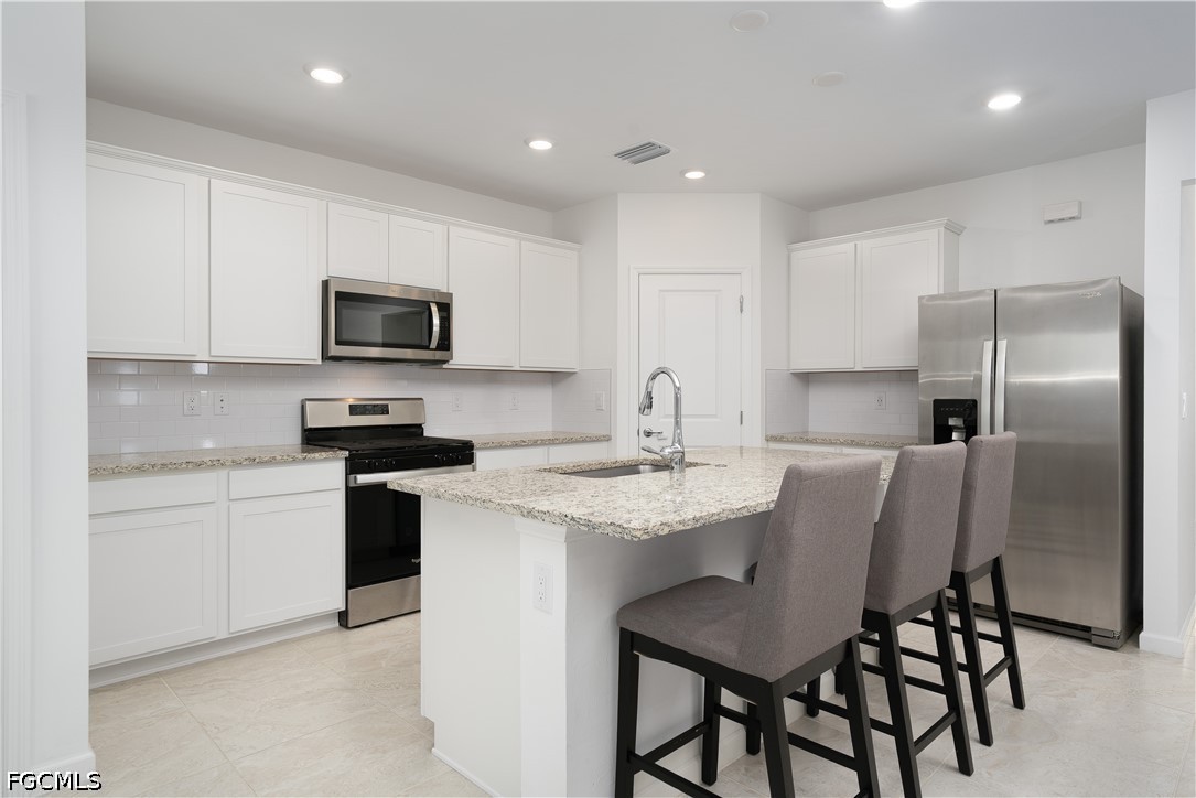 3 Bed SingleFamilyResidence for Sale in Northridge, photo 5