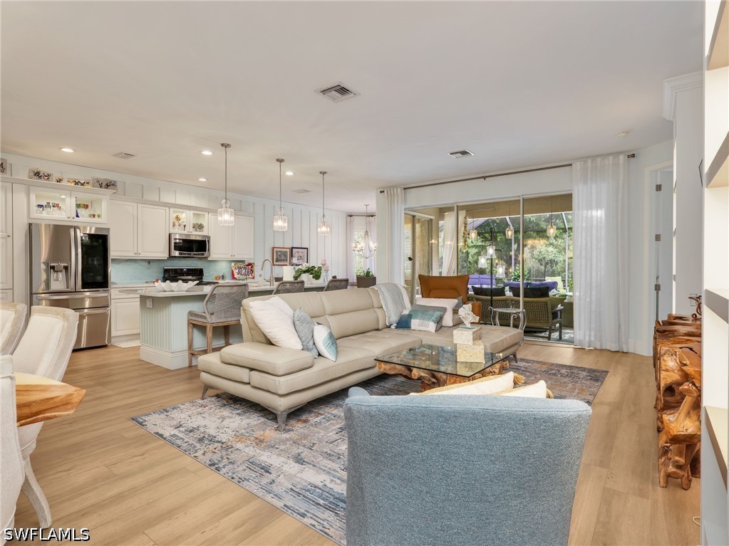 3 Bed Pool Home for Sale in Bella Terra, photo 5