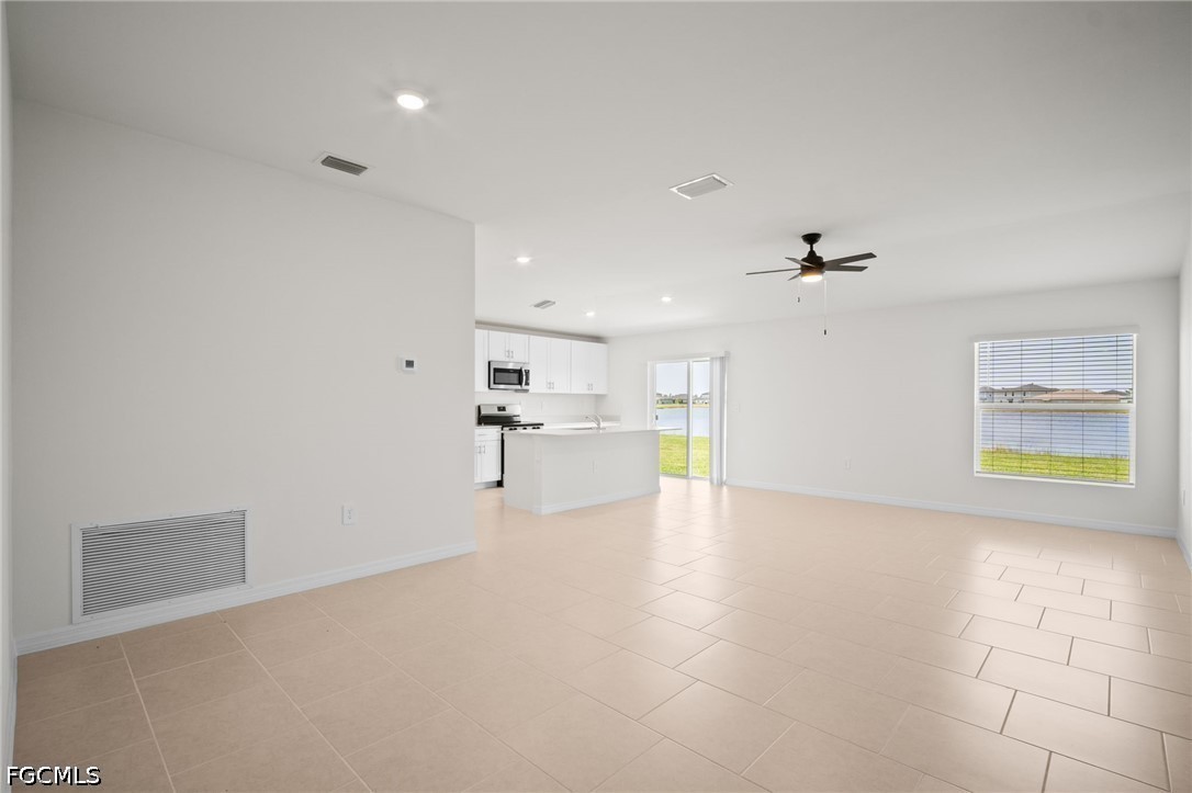 3 Bed SingleFamilyResidence for Sale in Crane Landing, photo 5