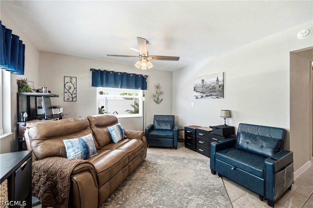 2 Bed Attached for Sale in Lehigh Acres, photo 5