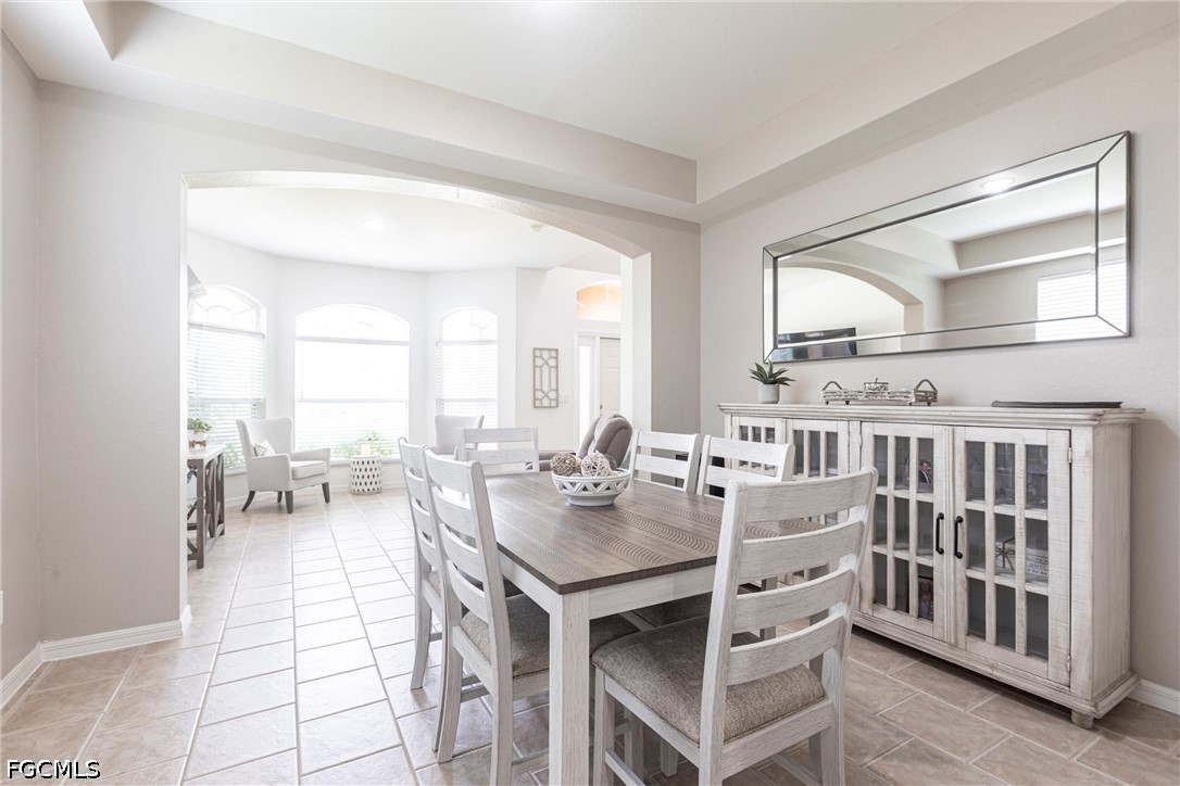 4 Bed SingleFamilyResidence for Sale in Stoneybrook, photo 5
