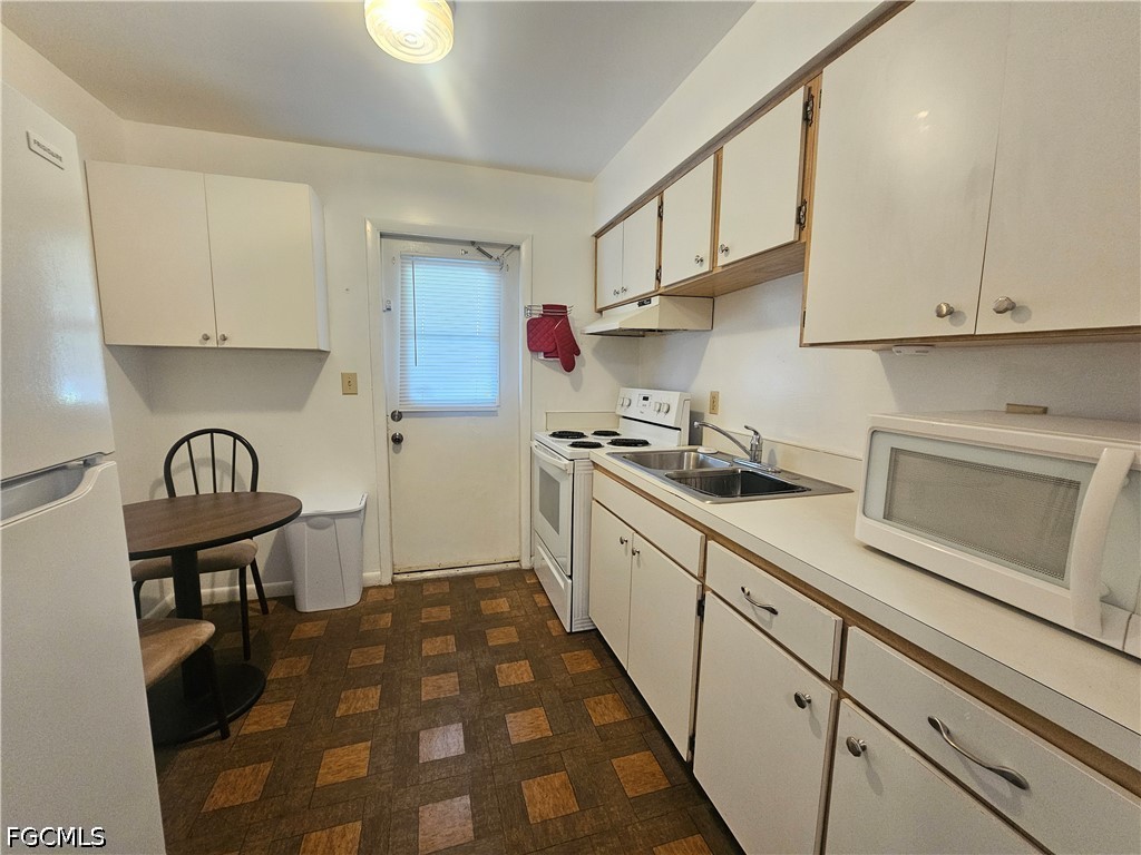 1 Bed Duplex for Sale in Pinewood Condominium, photo 5