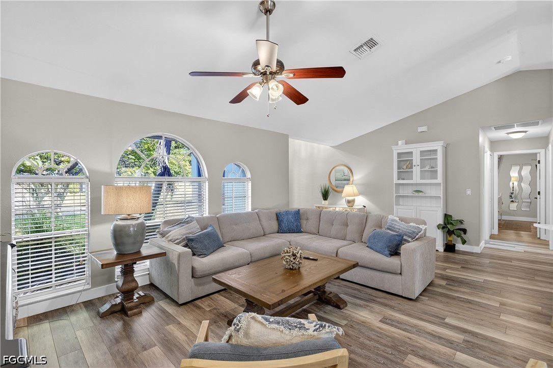 3 Bed Pool Home for Sale in Cape Coral, photo 5