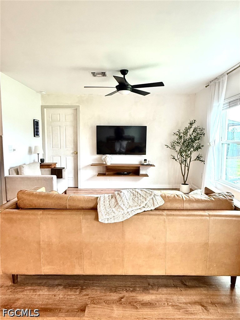 4 Bed Waterfront Home for Sale in Entrada, photo 5