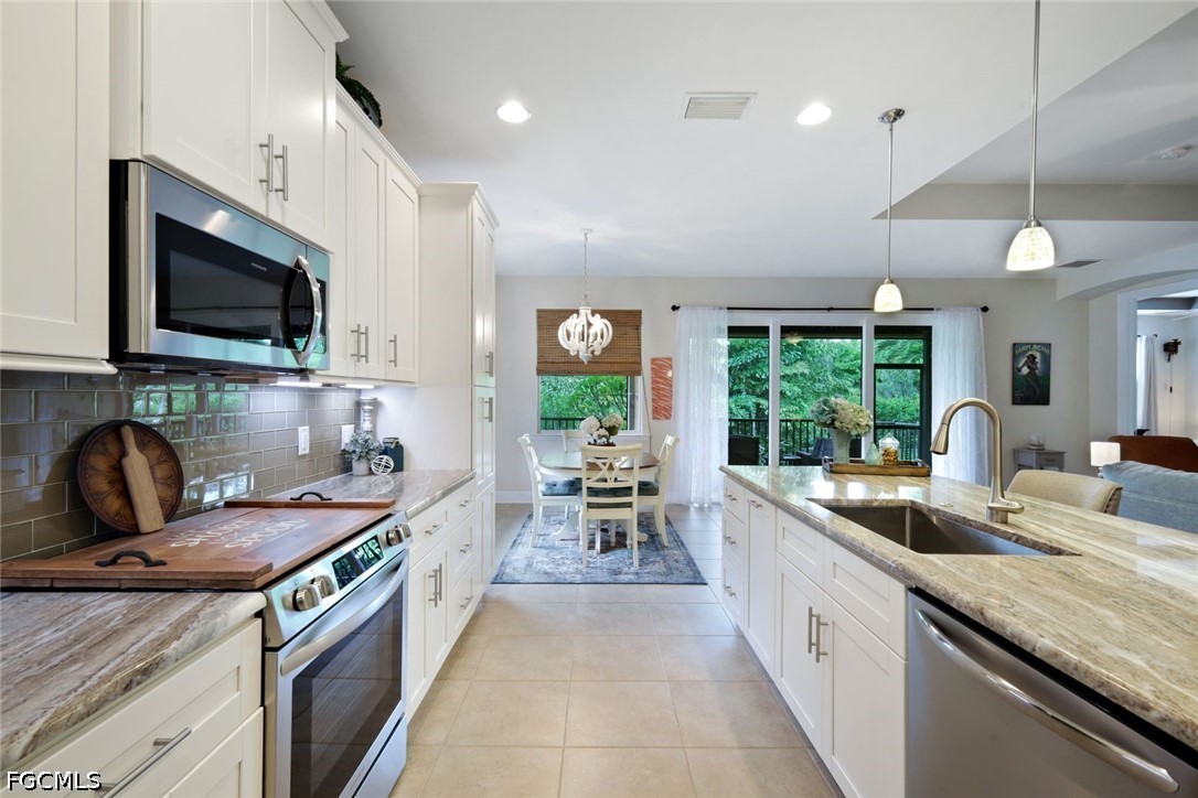 3 Bed SingleFamilyResidence for Sale in Banyan Bay, photo 5