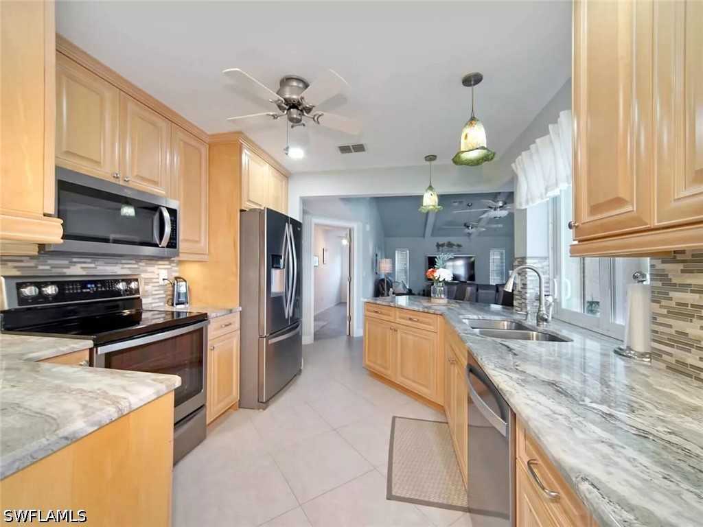 3 Bed Pool Home for Sale in Cape Coral, photo 5