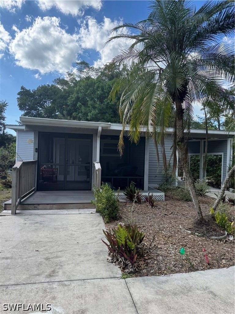 1 Bed Waterfront Home for Sale in Bonita Springs, photo 5