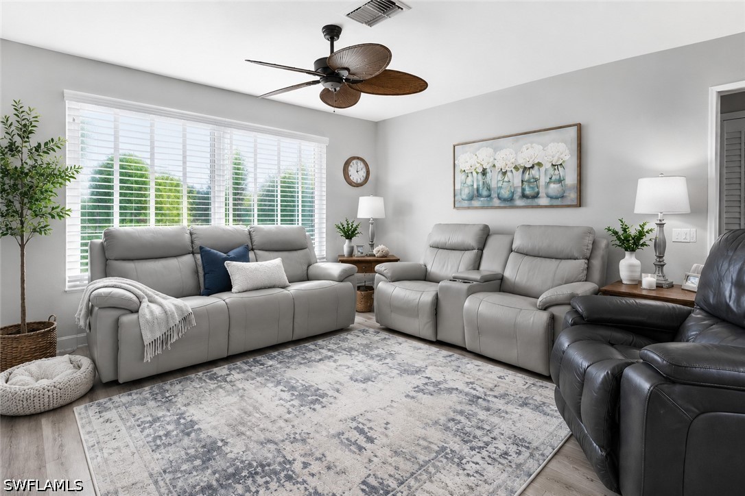 2 Bed Pool Home for Sale in Tanglewood, photo 5