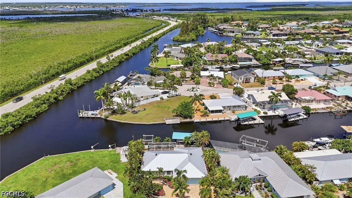 Waterfront Home for Sale in Matlacha Isles, photo 5