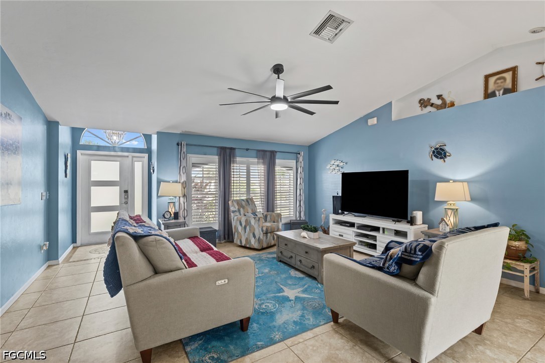 3 Bed SingleFamilyResidence for Sale in Cape Coral, photo 5