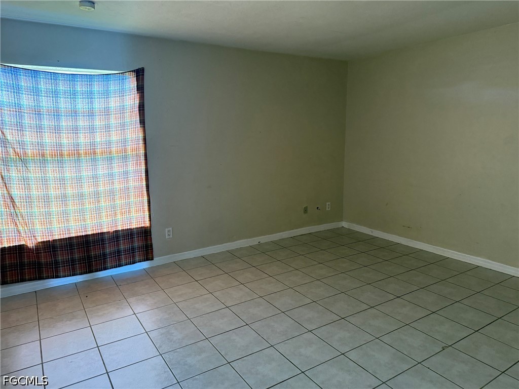 1 Bed Townhouse for Sale in Lehigh Acres, photo 5