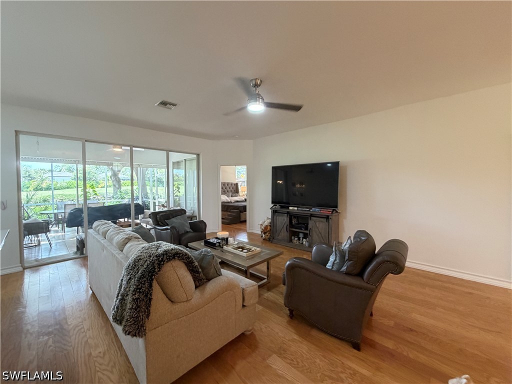 2 Bed SingleFamilyResidence for Sale in Naples, photo 5